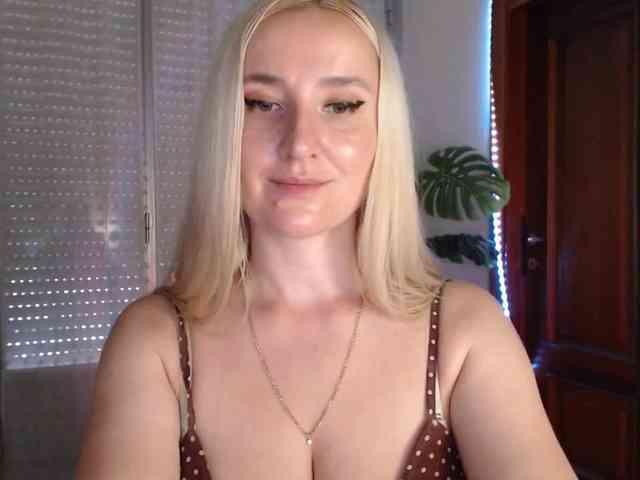 Alina-Lovely webcam