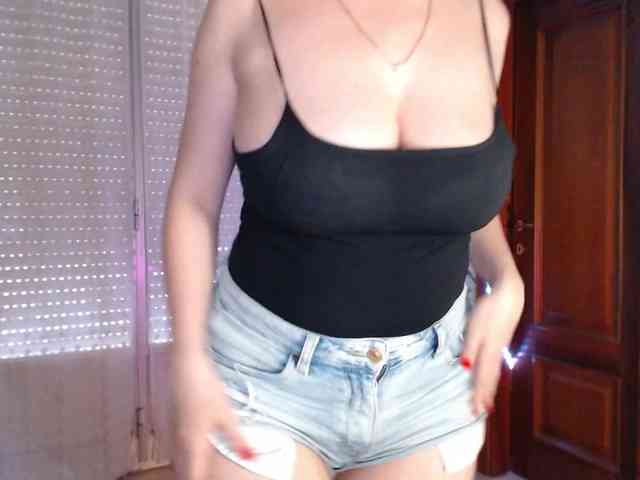 Alina-Lovely webcam
