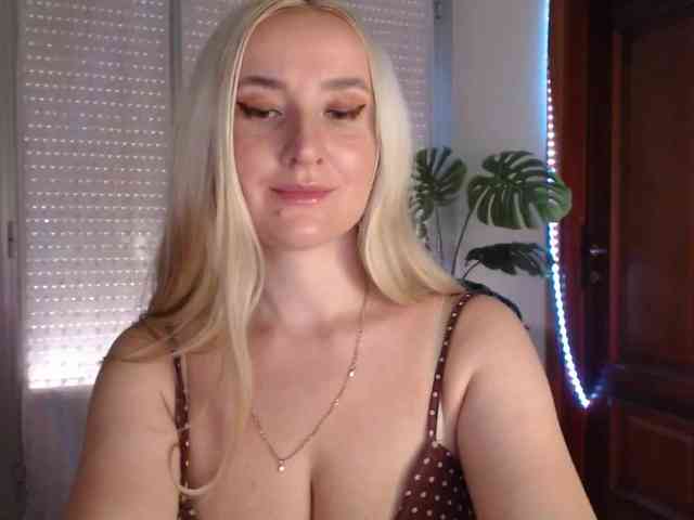 Alina-Lovely webcam