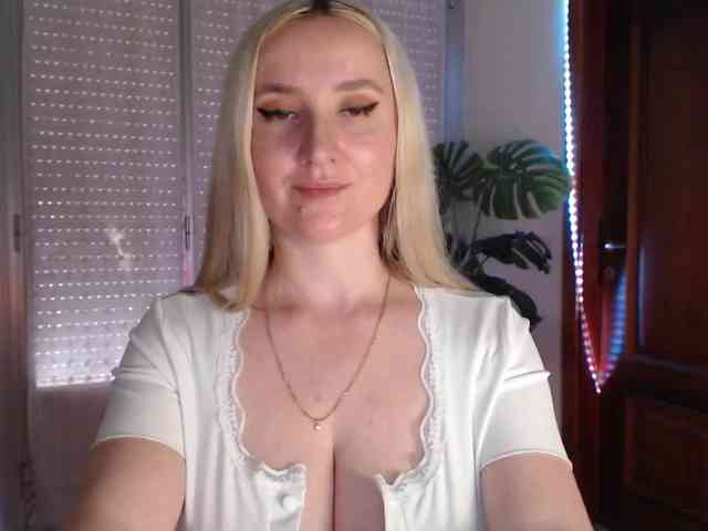 Alina-Lovely webcam