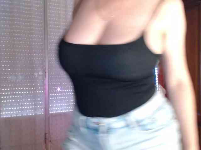 Alina-Lovely webcam