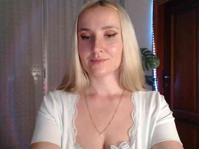 Alina-Lovely webcam