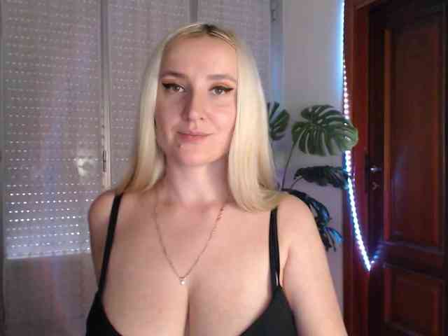 Alina-Lovely webcam