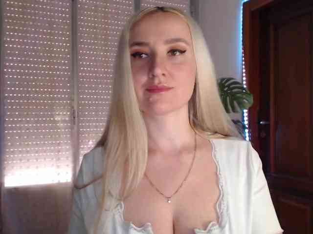 Alina-Lovely webcam