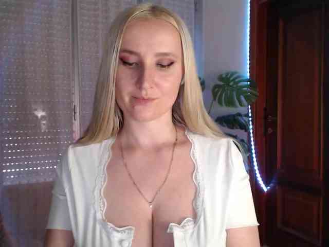 Alina-Lovely webcam