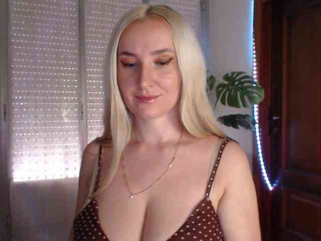 Alina-Lovely webcam