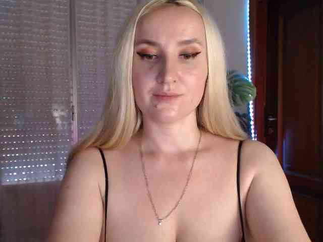 Alina-Lovely webcam