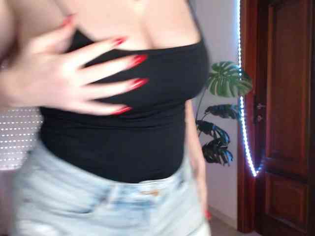Alina-Lovely webcam