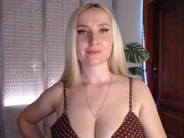 Alina-Lovely webcam