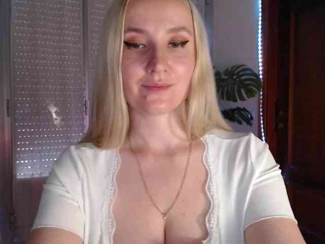 Alina-Lovely webcam