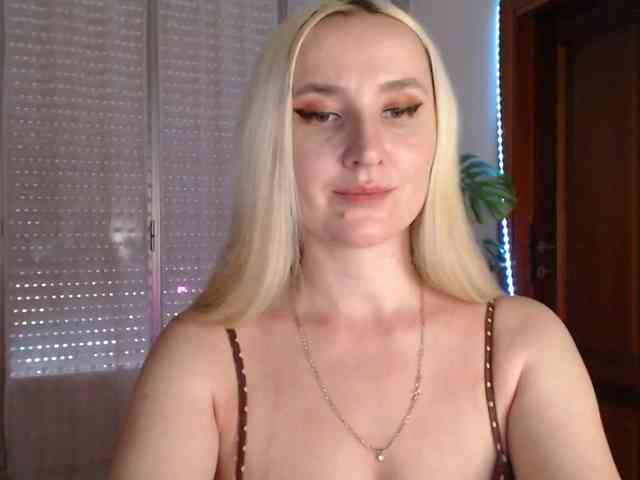 Alina-Lovely webcam