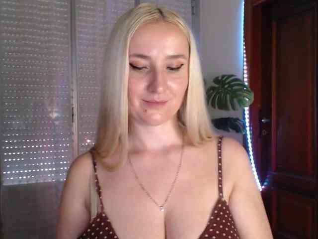 Alina-Lovely webcam