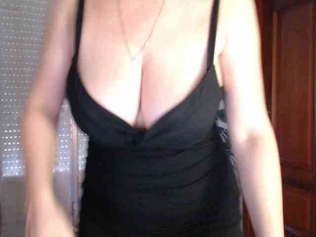 Alina-Lovely webcam