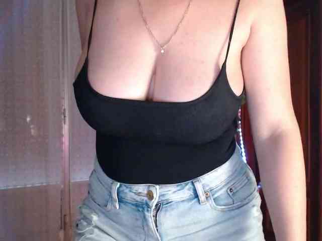 Alina-Lovely webcam