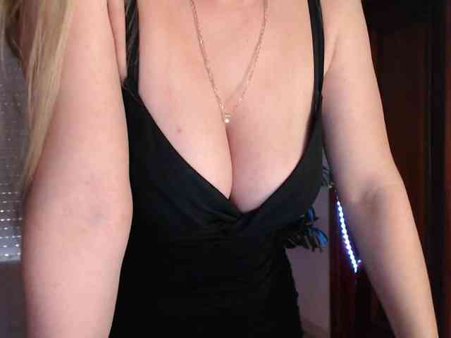 Alina-Lovely webcam