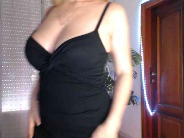 Alina-Lovely webcam