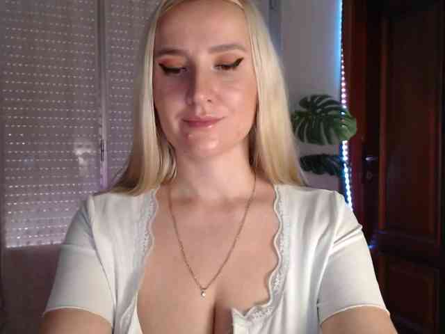 Alina-Lovely webcam