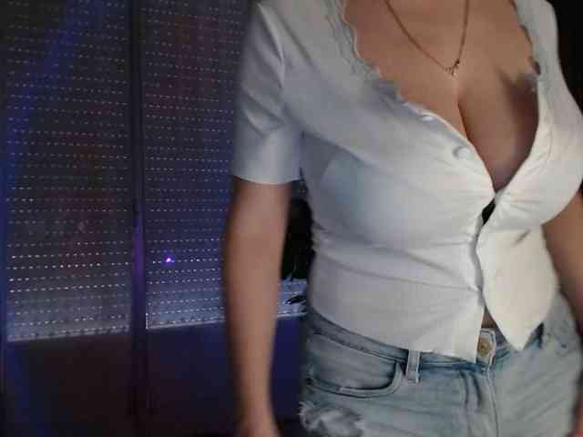 Alina-Lovely webcam