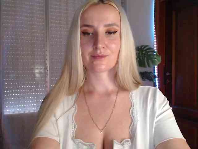Alina-Lovely webcam