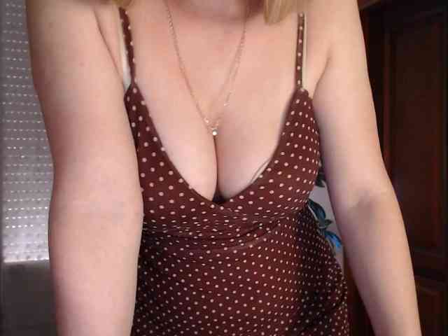 Alina-Lovely webcam