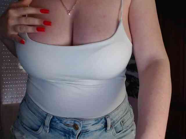 Alina-Lovely webcam
