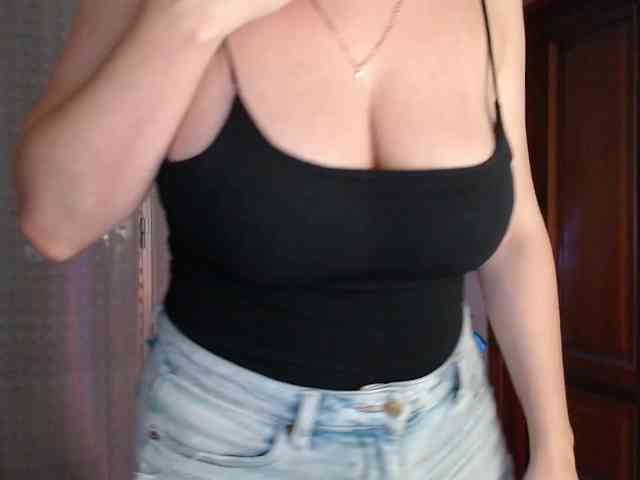 Alina-Lovely webcam