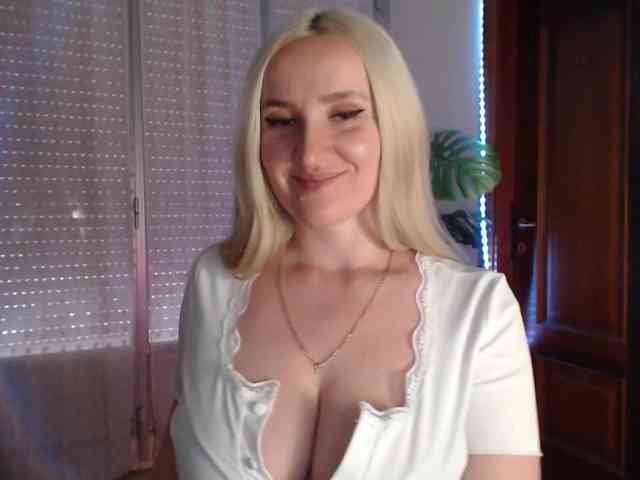 Alina-Lovely webcam