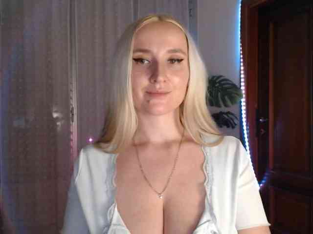 Alina-Lovely webcam