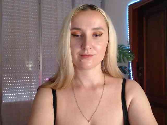 Alina-Lovely webcam