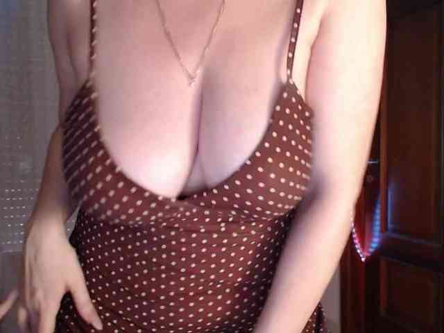Alina-Lovely webcam