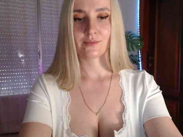 Alina-Lovely webcam