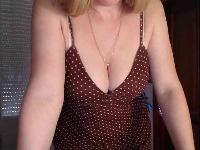 Alina-Lovely webcam