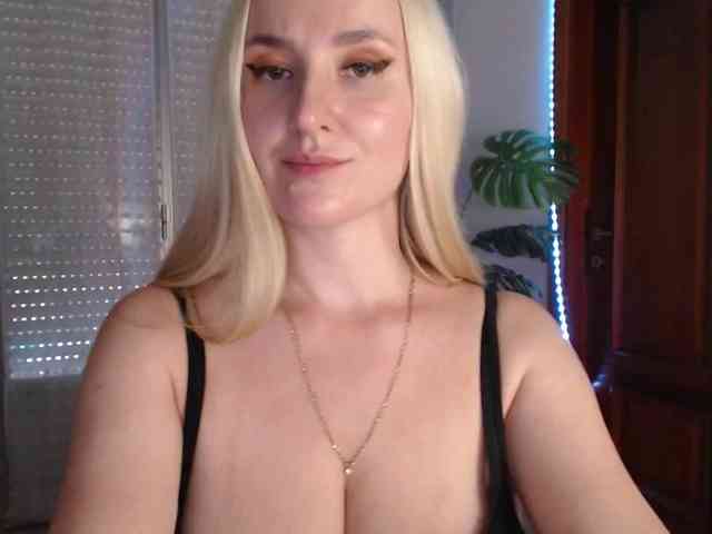 Alina-Lovely webcam