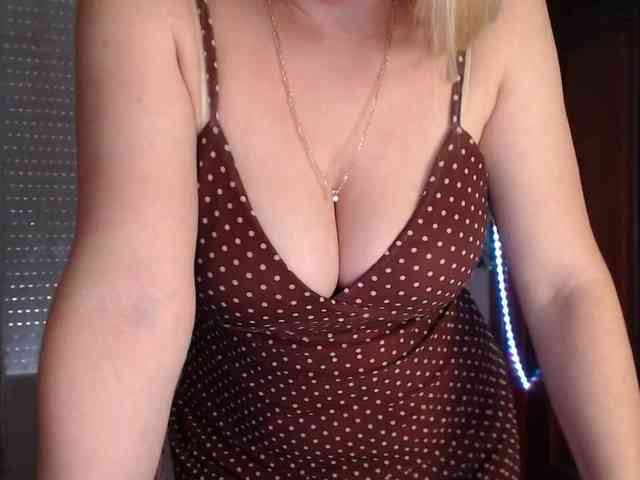Alina-Lovely webcam