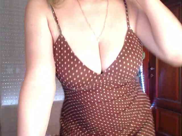 Alina-Lovely webcam
