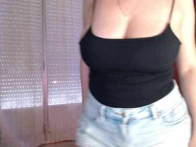 Alina-Lovely webcam