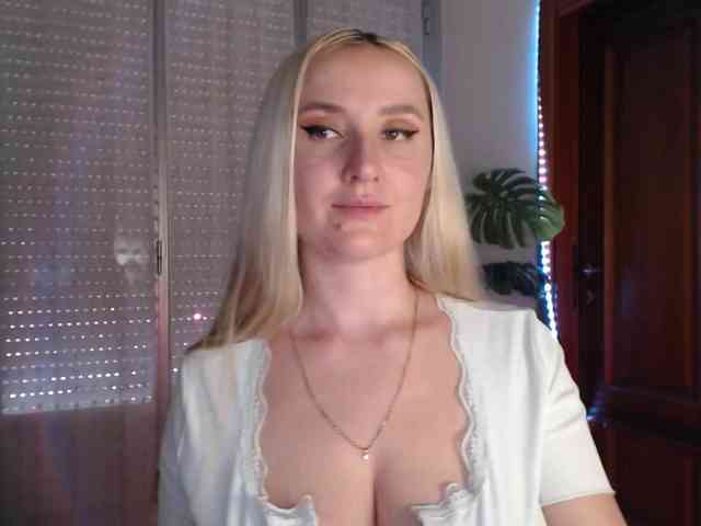 Alina-Lovely webcam