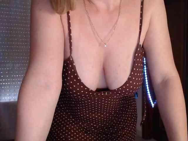 Alina-Lovely webcam