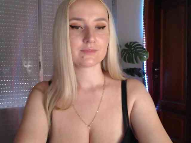 Alina-Lovely webcam