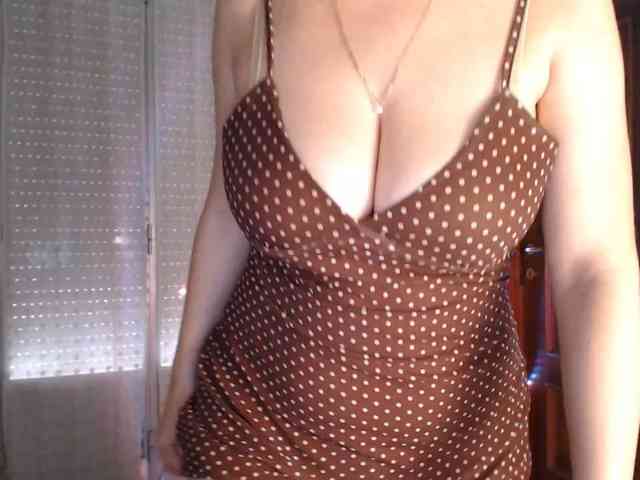 Alina-Lovely webcam