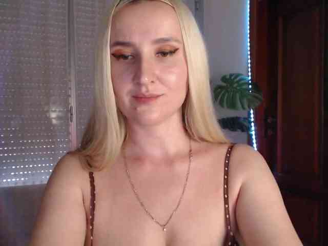 Alina-Lovely webcam