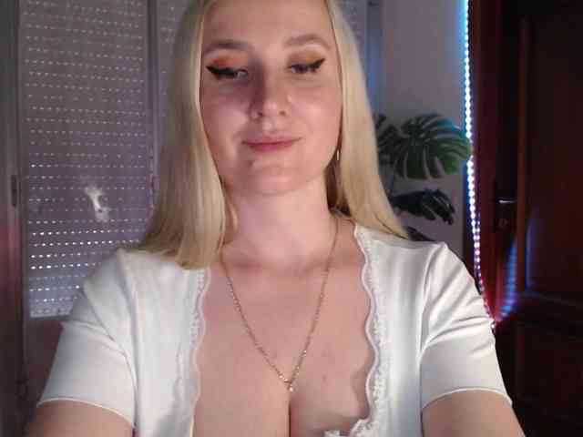 Alina-Lovely webcam