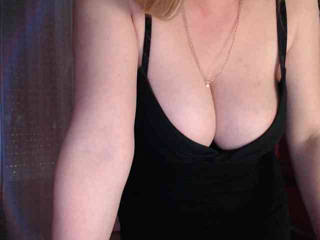 Alina-Lovely webcam