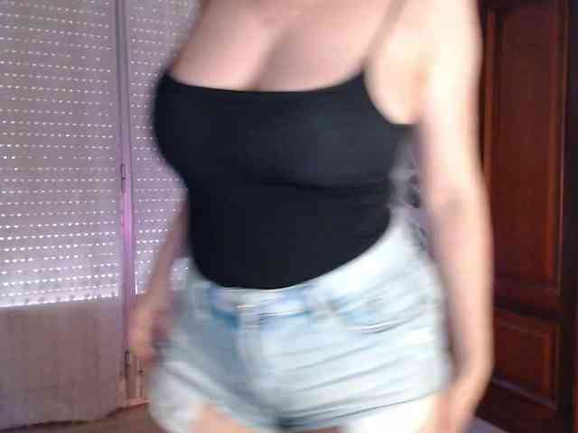 Alina-Lovely webcam