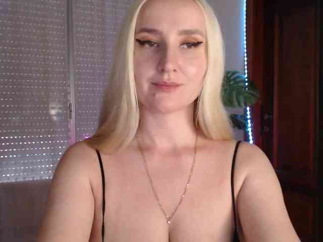 Alina-Lovely webcam