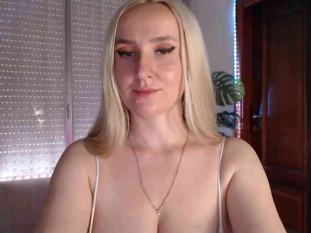 Alina-Lovely webcam