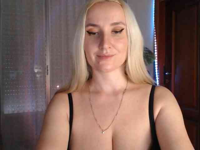 Alina-Lovely webcam