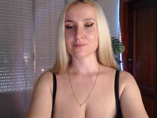 Alina-Lovely webcam