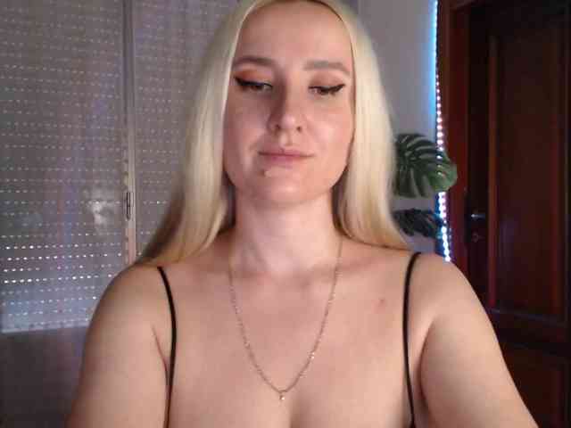 Alina-Lovely webcam