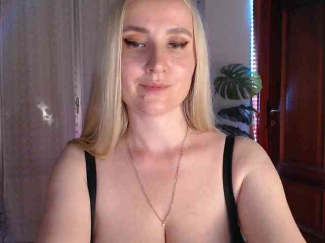 Alina-Lovely webcam